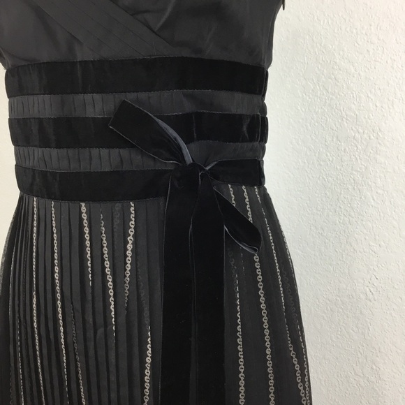 𝅺Ann Taylor Loft Black Knife Pleated Dress Size 4 NWT $99 - Picture 2 of 7